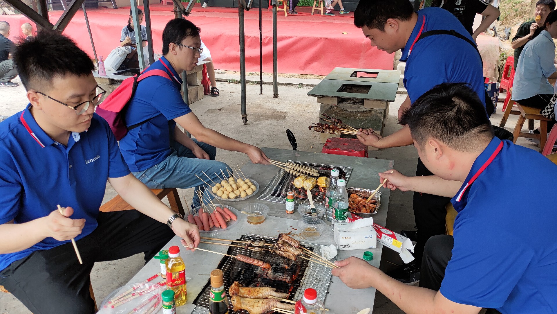 松湖騎行，穿樹飛花；農(nóng)家休閑，擁抱自然